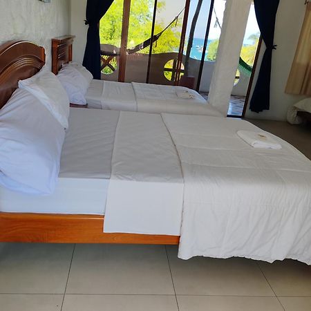 Royal Galapagos Inn بويرتو بكويريزو مورينو المظهر الخارجي الصورة