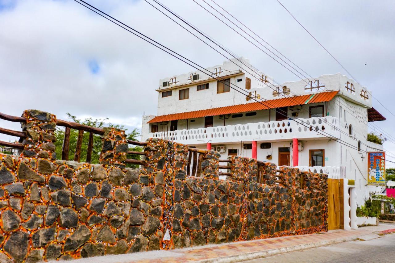 Royal Galapagos Inn بويرتو بكويريزو مورينو المظهر الخارجي الصورة