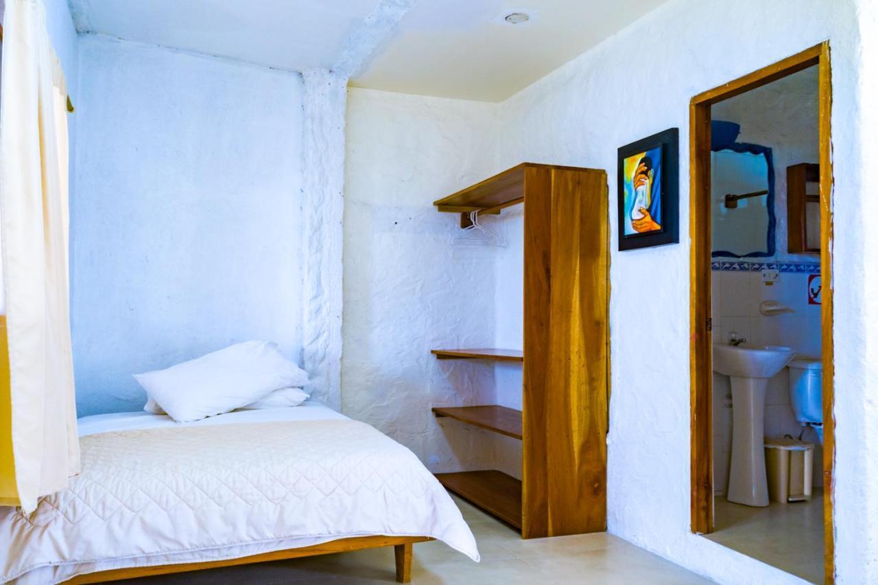 Royal Galapagos Inn بويرتو بكويريزو مورينو المظهر الخارجي الصورة