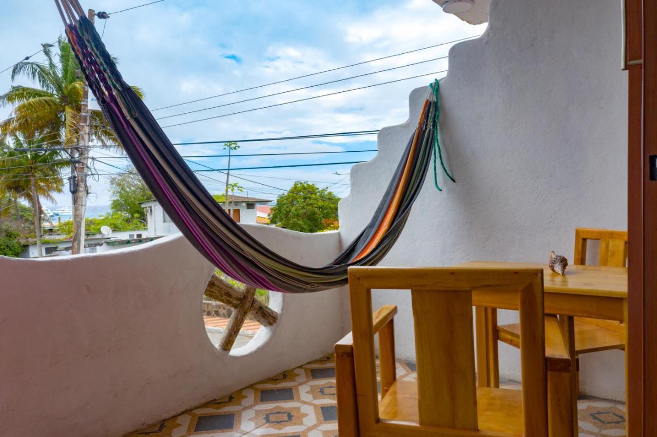 Royal Galapagos Inn بويرتو بكويريزو مورينو المظهر الخارجي الصورة