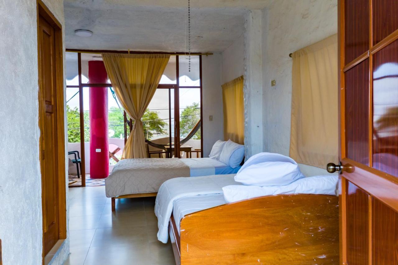 Royal Galapagos Inn بويرتو بكويريزو مورينو المظهر الخارجي الصورة