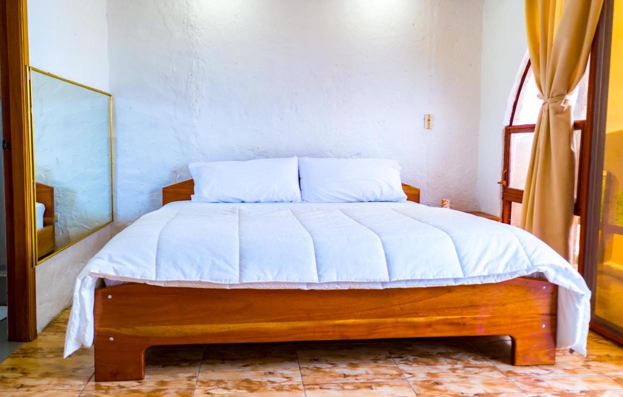 Royal Galapagos Inn بويرتو بكويريزو مورينو المظهر الخارجي الصورة