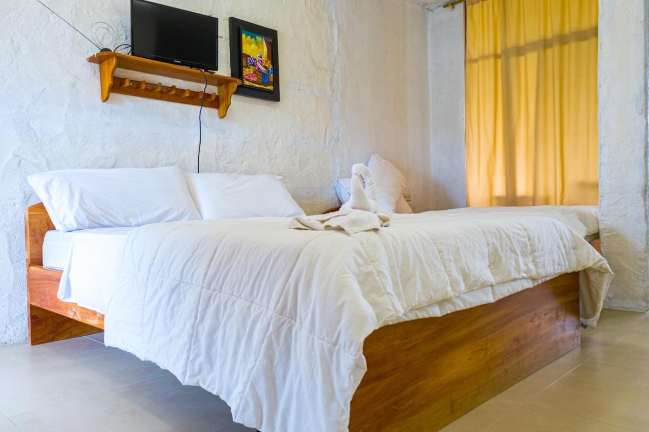 Royal Galapagos Inn بويرتو بكويريزو مورينو المظهر الخارجي الصورة