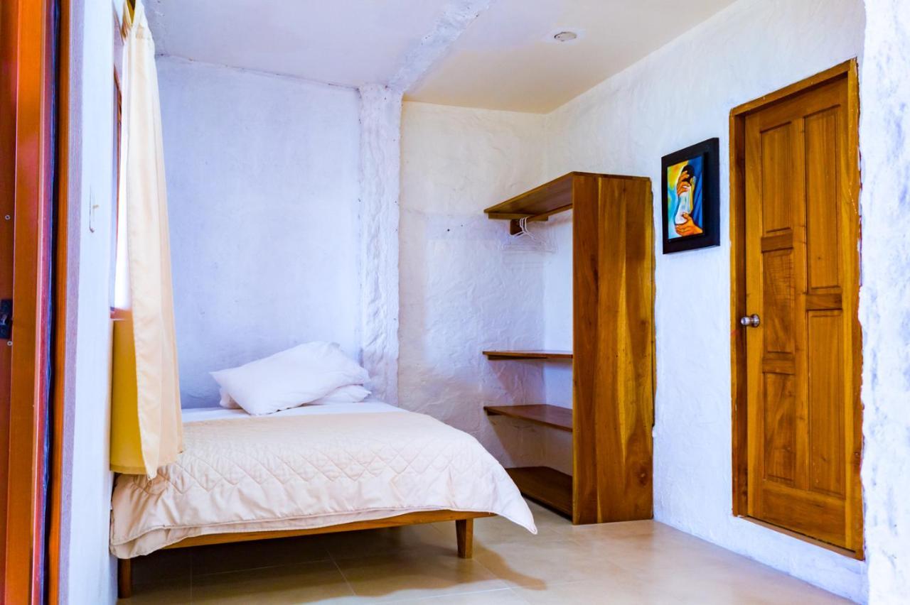 Royal Galapagos Inn بويرتو بكويريزو مورينو المظهر الخارجي الصورة