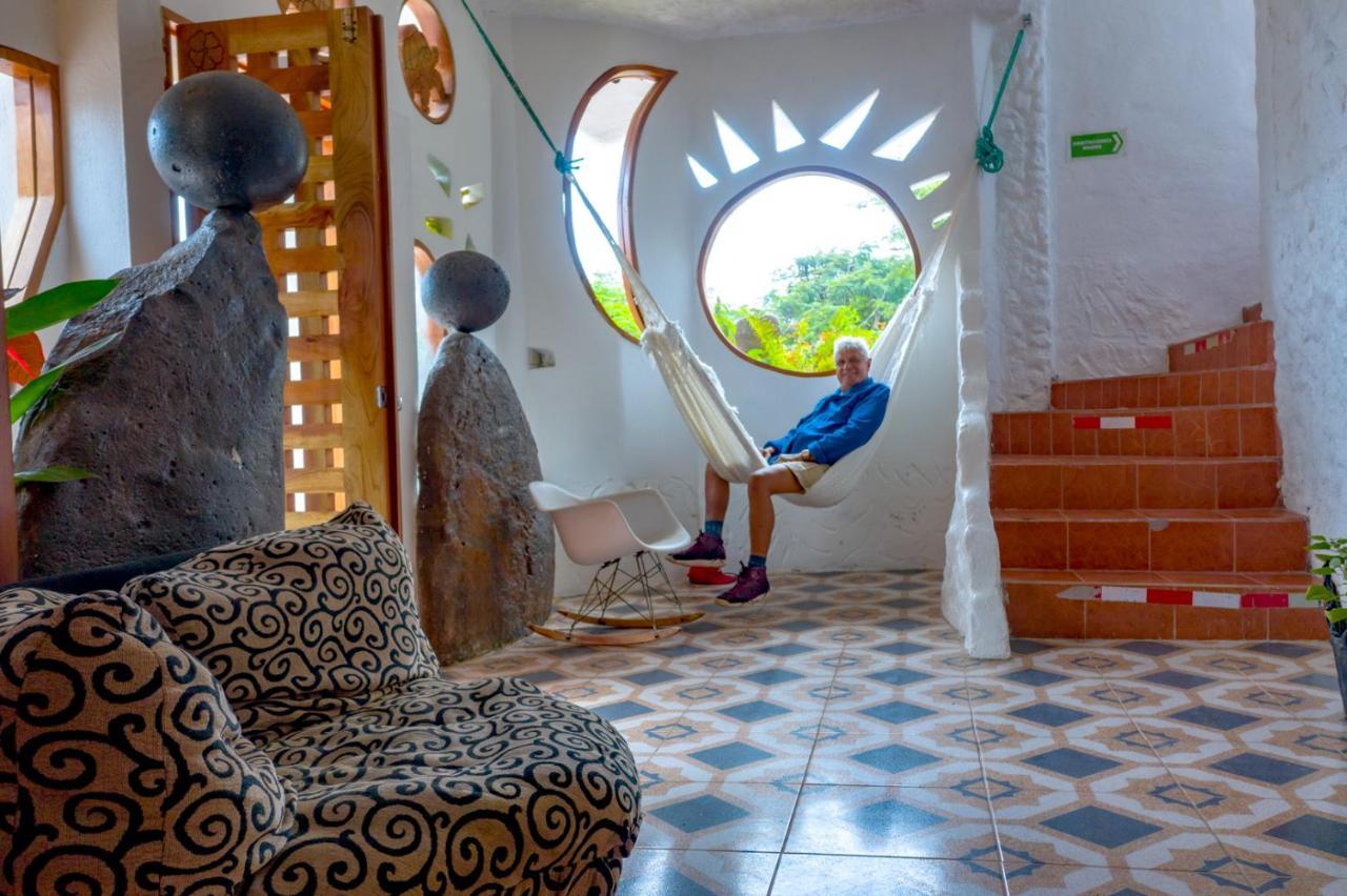 Royal Galapagos Inn بويرتو بكويريزو مورينو المظهر الخارجي الصورة