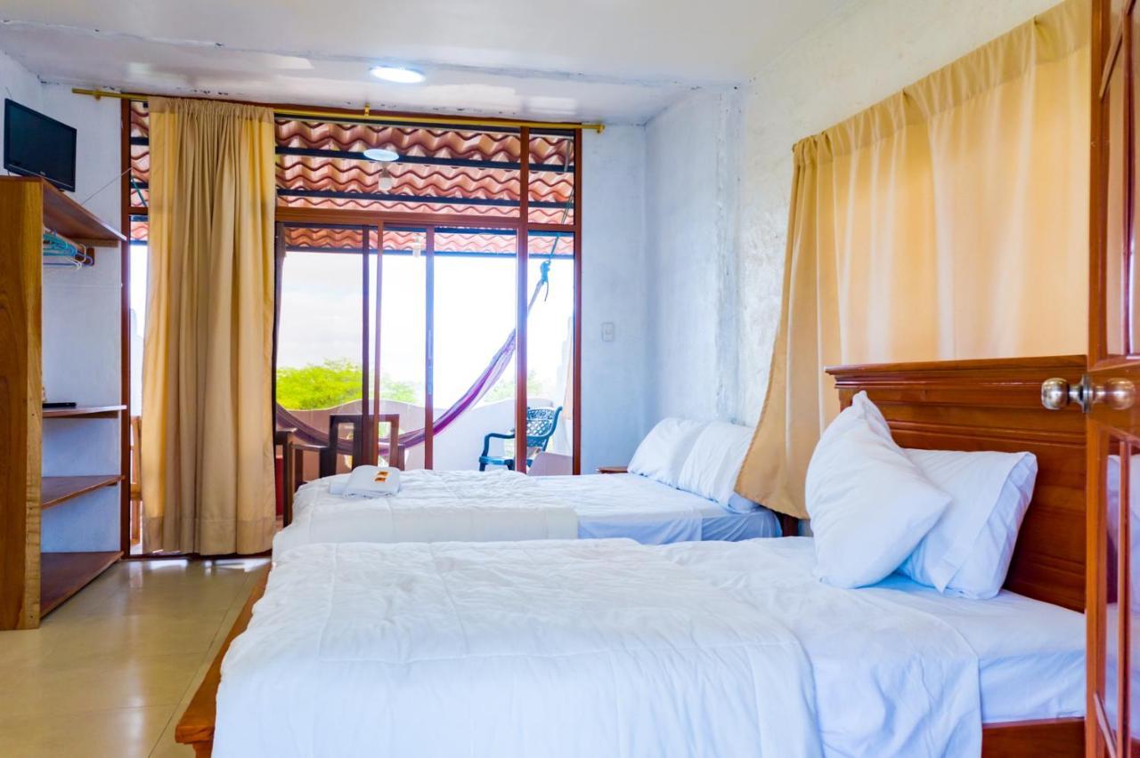 Royal Galapagos Inn بويرتو بكويريزو مورينو المظهر الخارجي الصورة