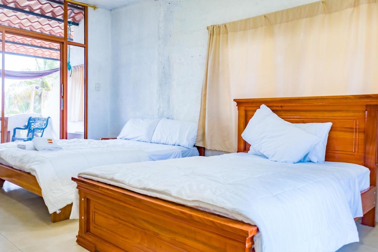 Royal Galapagos Inn بويرتو بكويريزو مورينو المظهر الخارجي الصورة