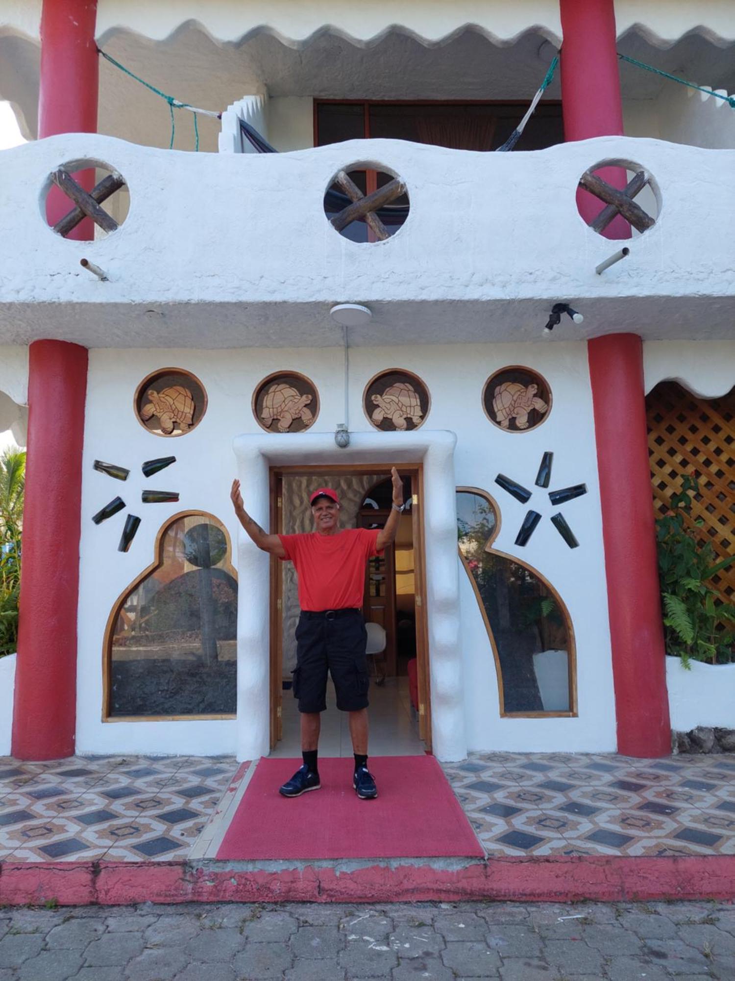 Royal Galapagos Inn بويرتو بكويريزو مورينو المظهر الخارجي الصورة