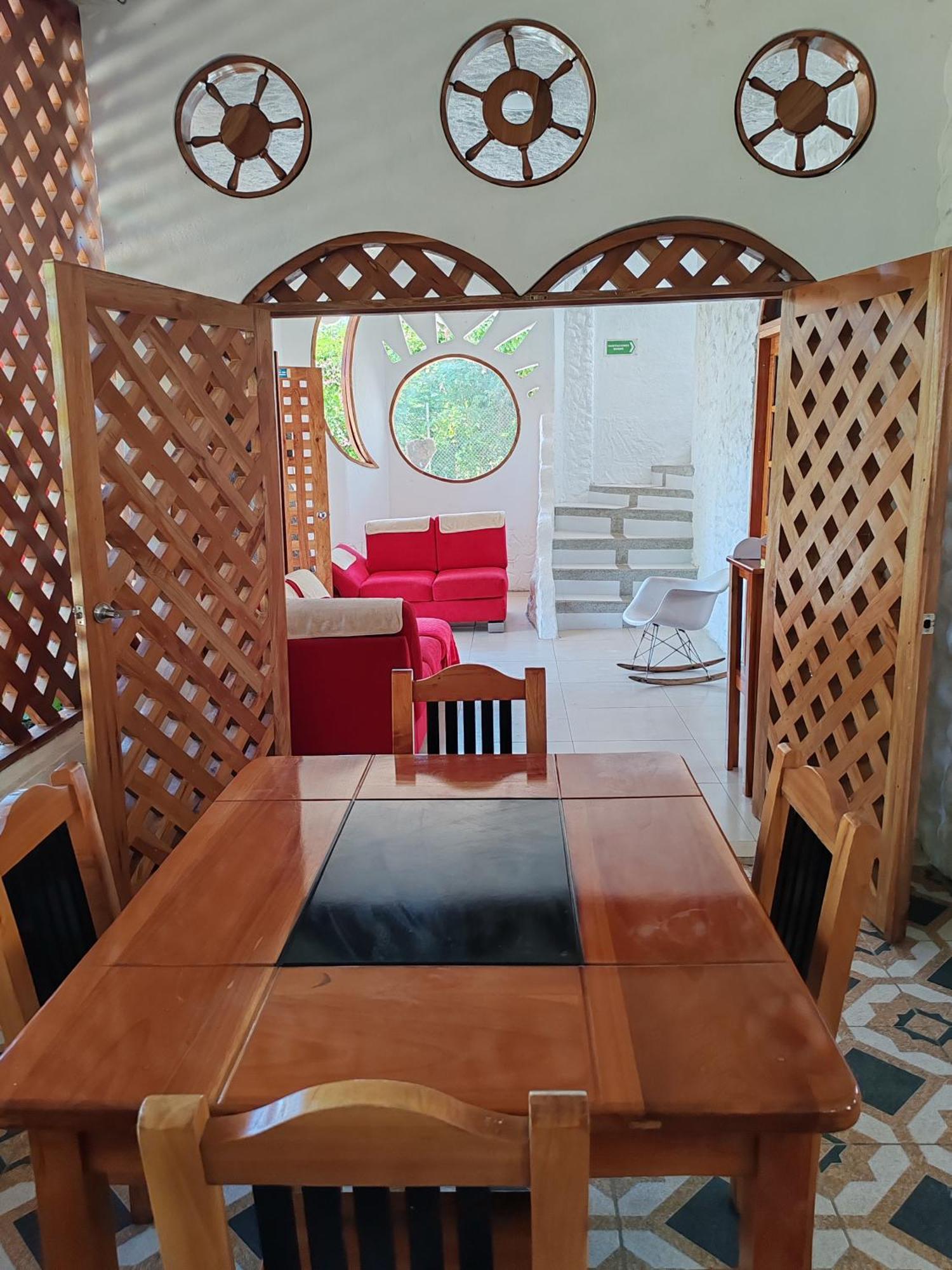 Royal Galapagos Inn بويرتو بكويريزو مورينو المظهر الخارجي الصورة