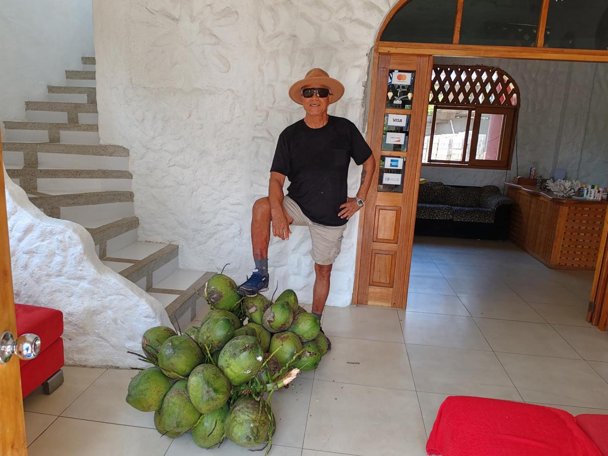 Royal Galapagos Inn بويرتو بكويريزو مورينو المظهر الخارجي الصورة