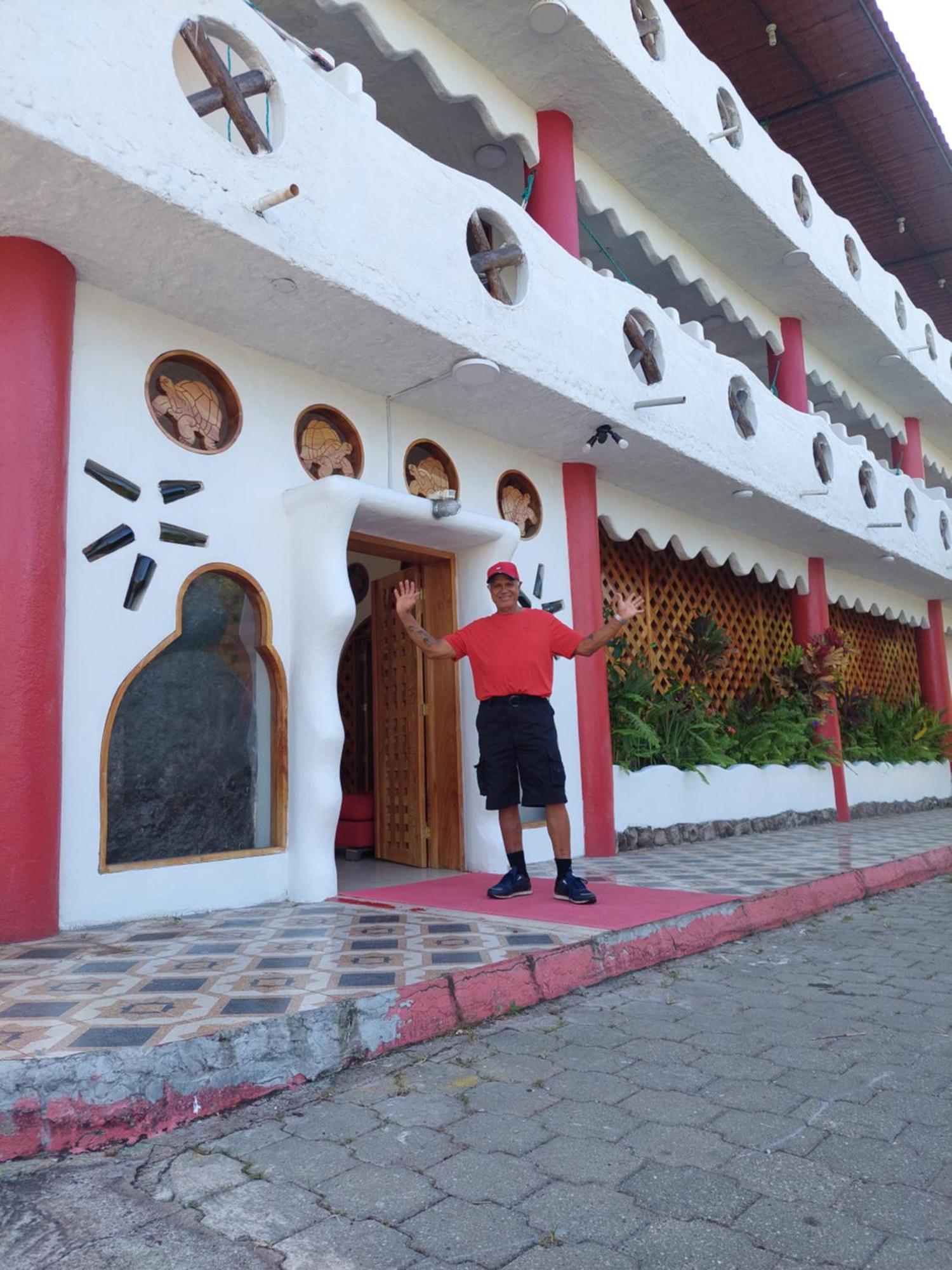 Royal Galapagos Inn بويرتو بكويريزو مورينو المظهر الخارجي الصورة