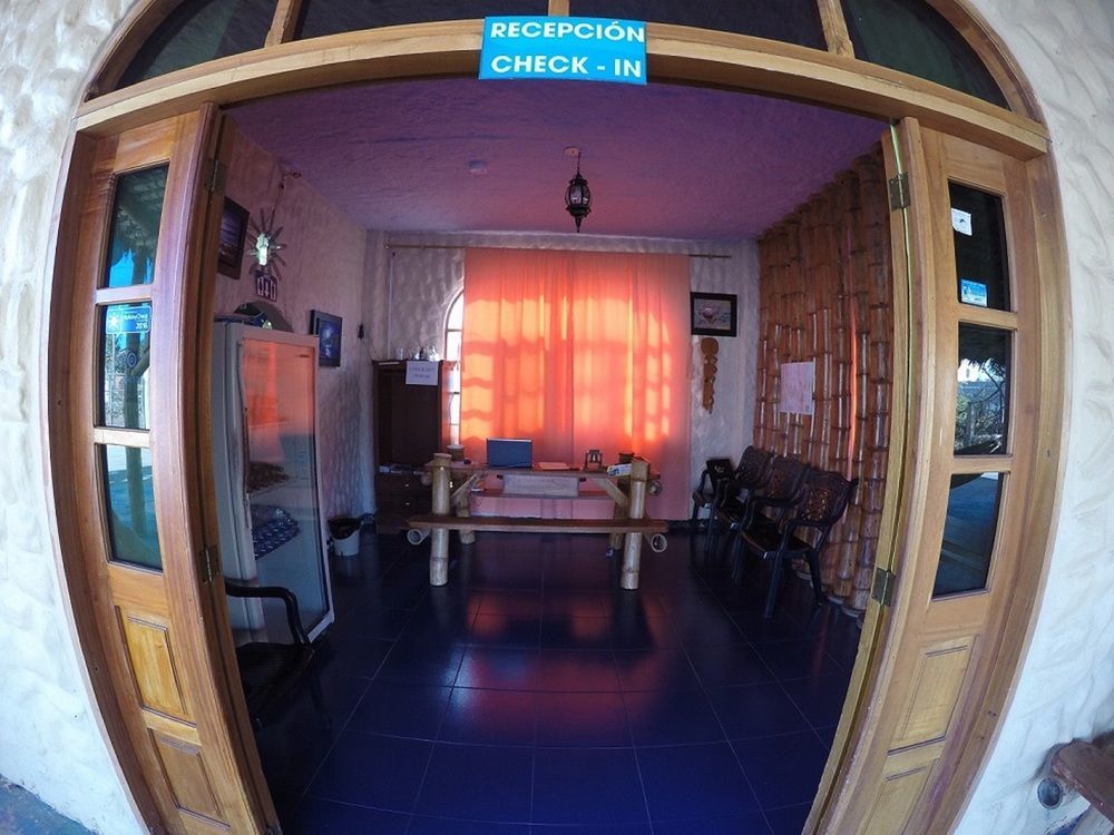 Royal Galapagos Inn بويرتو بكويريزو مورينو المظهر الخارجي الصورة